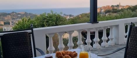 Villa, sjøutsikt | Terrasse/patio