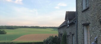 Family home in Vexin, 1 hour from Paris. Sleeps 17.