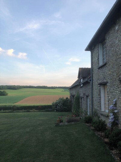 Family home in Vexin, 1 hour from Paris. Sleeps 17.