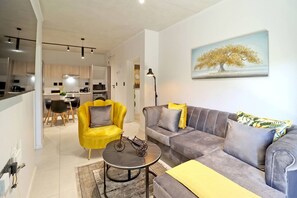 TV - Gorgeous Garden Apartment 14 Flex (Johannesburg)