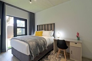 1 bedroom, desk, WiFi - Gorgeous Garden Apartment 14 Flex (Johannesburg)