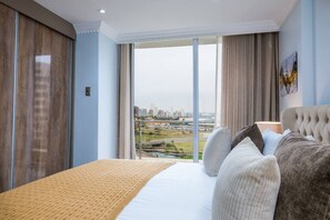 3 عدّة غرف نوم ومكتب وواي فاي