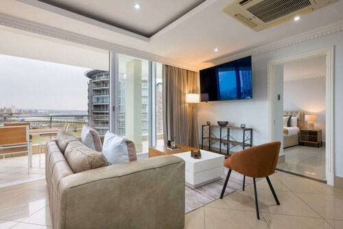 Gorgeous Three Bedroom 501 Sea Facing Gem