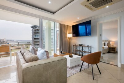 Gorgeous Three Bedroom 501 Sea Facing Gem