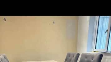 Talo, 2 makuuhuonetta | Ruokailu