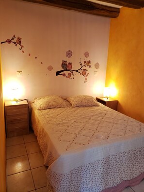 1 chambre, fer et planche Ă repasser, Wi-Fi, draps fournis