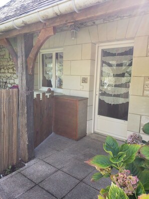 تفاصيل الفندق من الخارج