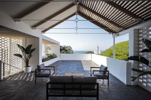 Perfect Family Home with large garden and a modern design in a peaceful suburb