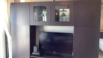 Studio, Multiple Beds, Balcony, Ocean View (Shoreline Studio) | Interior