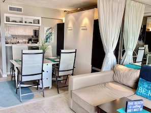 Studio, Beberapa Tempat Tidur, balkon, pemandangan samudra (Shoreline Studio) | Area keluarga