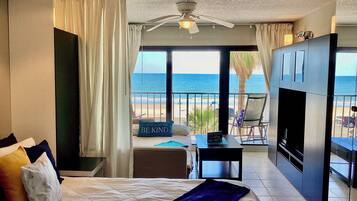 1 bedroom, individually decorated, individually furnished