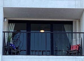 Estúdio, várias camas, sacada, vista para o oceano (Shoreline Studio) | Detalhe da fachada