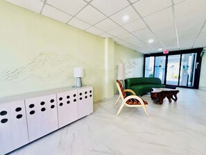Studio, Multiple Beds, Balcony, Ocean View (Shoreline Studio) | Lobby