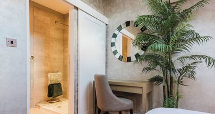 Central Knutsford Loft Apartment