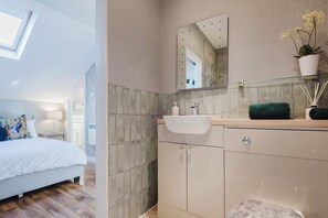 淋浴設備、風筒、提供毛巾、番梘