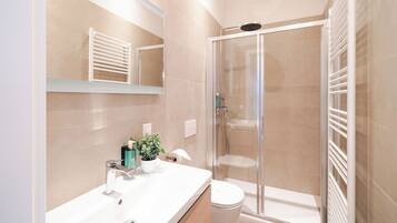 Appartement luxueux, vue sur la ville | Salle de bain