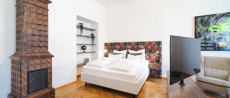 Appartement Luxe, vue ville | Coffres-forts dans les chambres, rideaux occultants