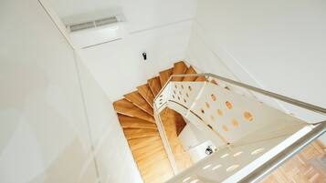 Familienapartment, Balkon, Stadtblick | Wohnbereich