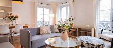 Télévision, cheminée