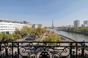 Property grounds - Luxury Flat Eiffel View 3BR 7 Guests (Paris)