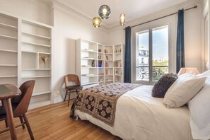 2 bedrooms, iron/ironing board, WiFi, bed sheets - Luxury Flat Eiffel View 3BR 7 Guests (Paris)