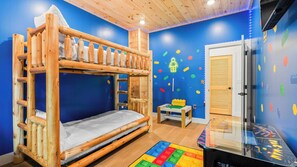 House (4 Bedrooms) | Interior - Ridgeview Retreat by Avantstay Sevierville Retreat Indoor Pool + Hot Tub + Firepit + Gym (Sevierville)