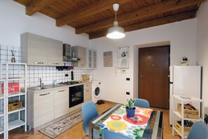 Micro-ondes, four, plaque de cuisson