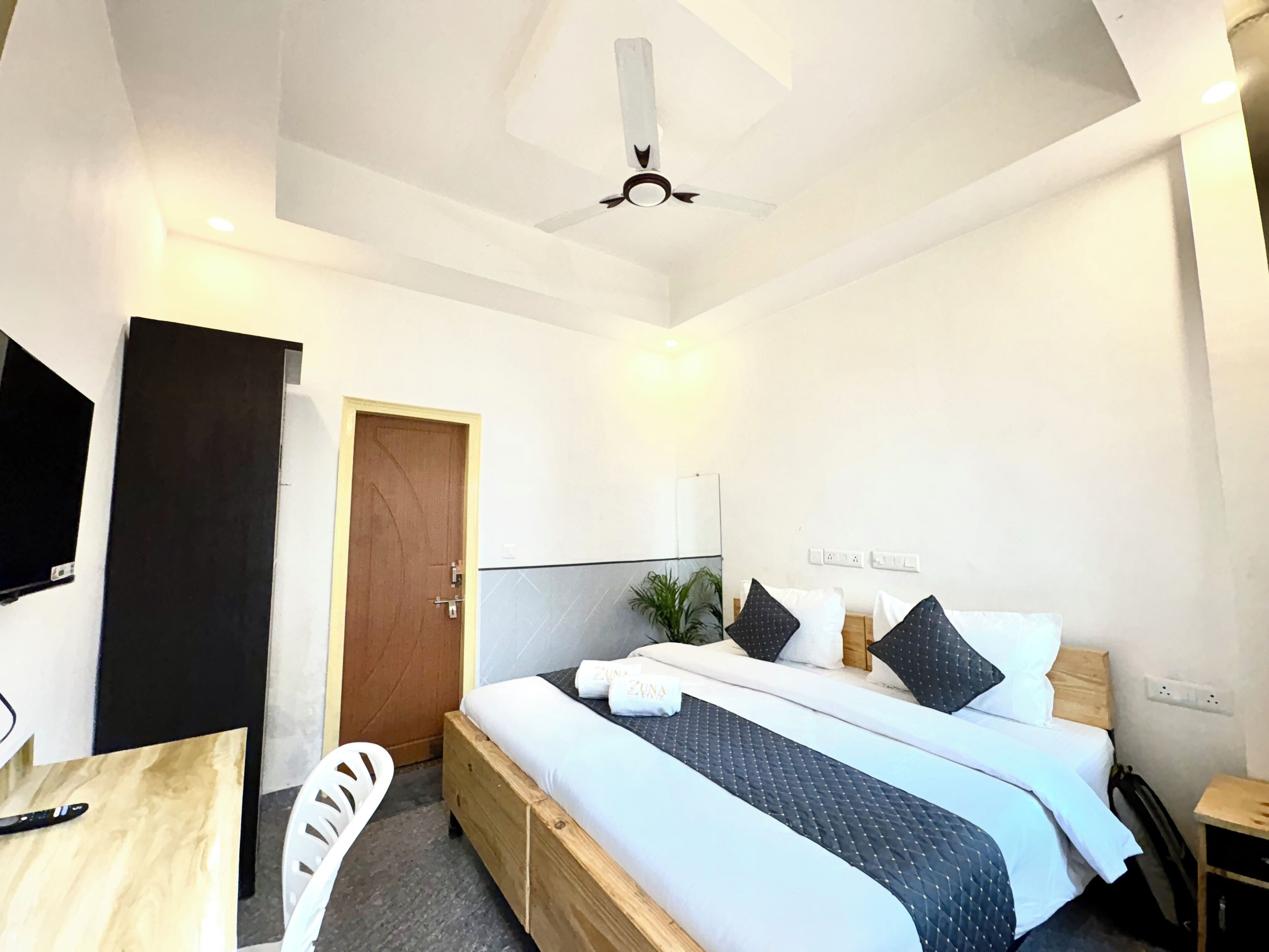 Comfort Room | In-room dining