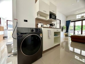 Villa, 2 Bedrooms, Accessible, Terrace | Interior