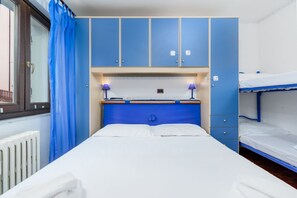 1 chambre, lit parapluie