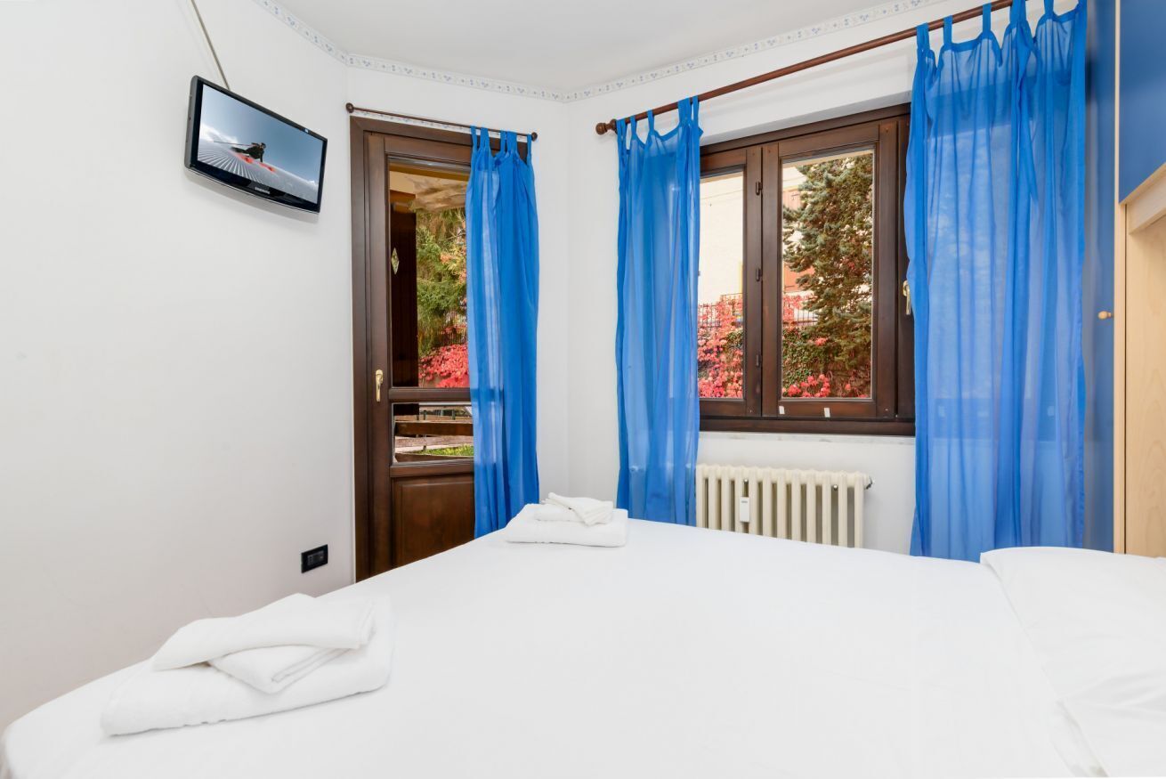 1 Schlafzimmer, Reisekinderbett