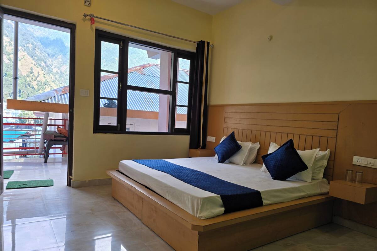 Classic Room | Iron/ironing board, free WiFi