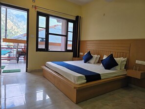 Classic Room | Iron/ironing board, free WiFi - Triund View Homestay (Dharamshala)