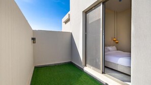 Balcony - Luxurious Threebedroom Al Narjis Nayan (Riyadh)