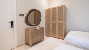 In-room safe, soundproofing, iron/ironing board, free WiFi - Luxurious Threebedroom Al Narjis Nayan (Riyadh)