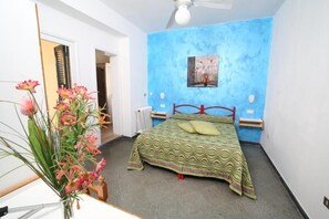 Economy-dobbeltværelse - balkon | Pengeskab på værelset, gratis Wi-Fi