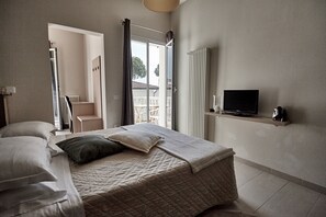 Chambre Supérieure Double ou avec lits jumeaux, balcon