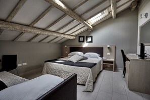 Camera Mansardata Superior | In-room safe, desk, soundproofing, free WiFi - Rouge Lifestyle Living Maison (Cervia)
