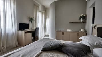 Deluxe-Doppel- oder -Zweibettzimmer, Balkon | Zimmersafe, Schreibtisch, schallisolierte Zimmer, kostenloses WLAN