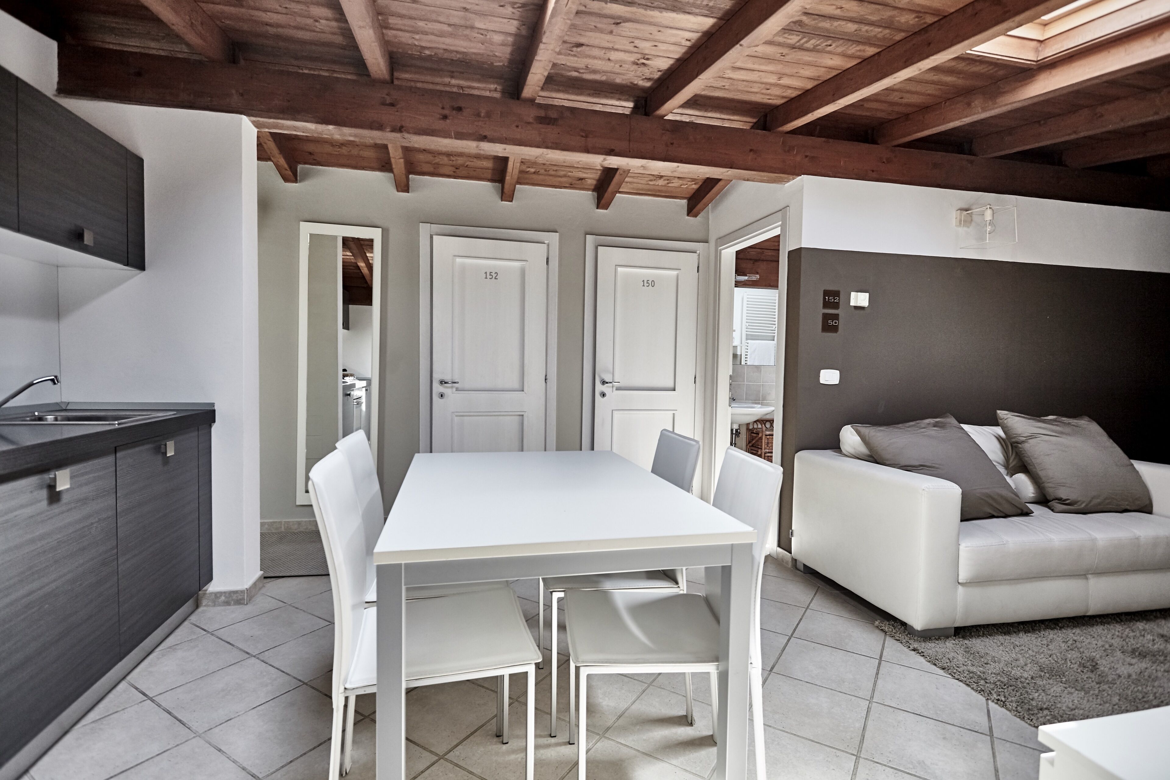 Appartamento Deluxe, 3 camere da letto | Area soggiorno | TV a schermo piatto