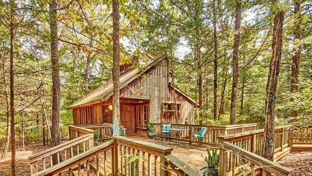 Terrace/patio - Gorgeous Multi-Unit Cabin Rental for Larger Groups Nestled in the Trees for an Unforgettable Getaway in Nature in Ben Wheeler, Texas (Ben Wheeler)
