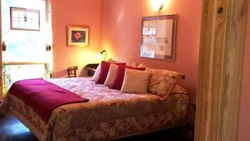 3 Schlafzimmer, Schreibtisch, Bügeleisen/Bügelbrett, Reisekinderbett