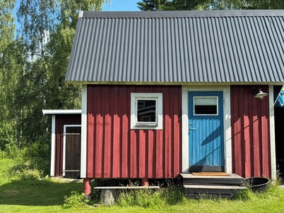 Property directly on the lake - quiet, private incl. sauna