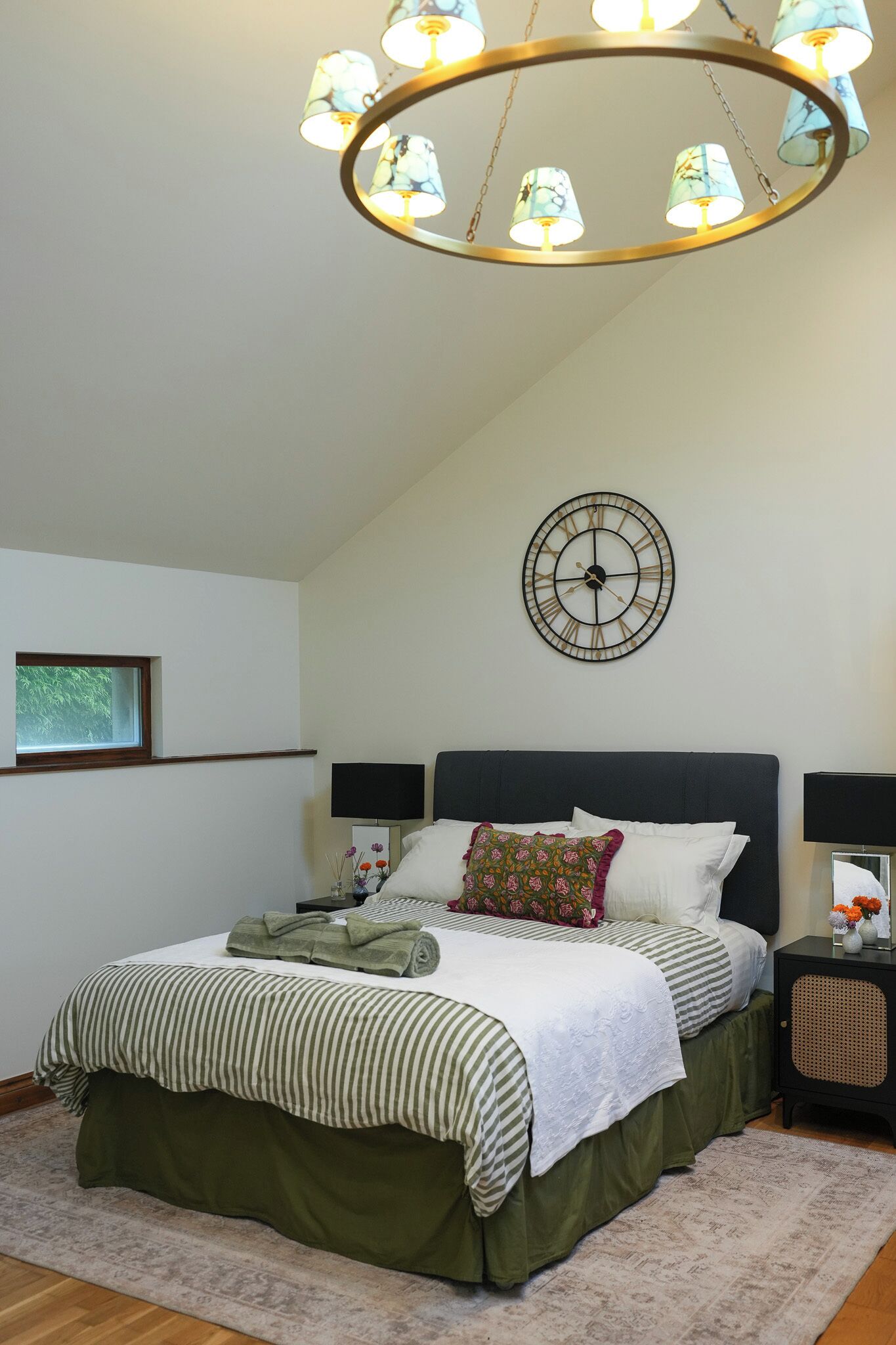 2 quartos, berço de viagem, Wi-Fi de cortesia, roupa de cama