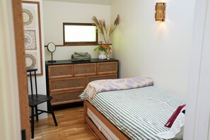 2 عدّة غرف نوم وسرير سفر وواي فاي مجانًا وملاءات أسرّة