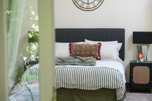 2 habitaciones, cuna de viaje, wifi gratis y ropa de cama