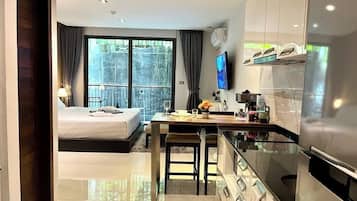 Studio, 1 chambre, accessible aux personnes à mobilité réduite, balcon | 3 chambres