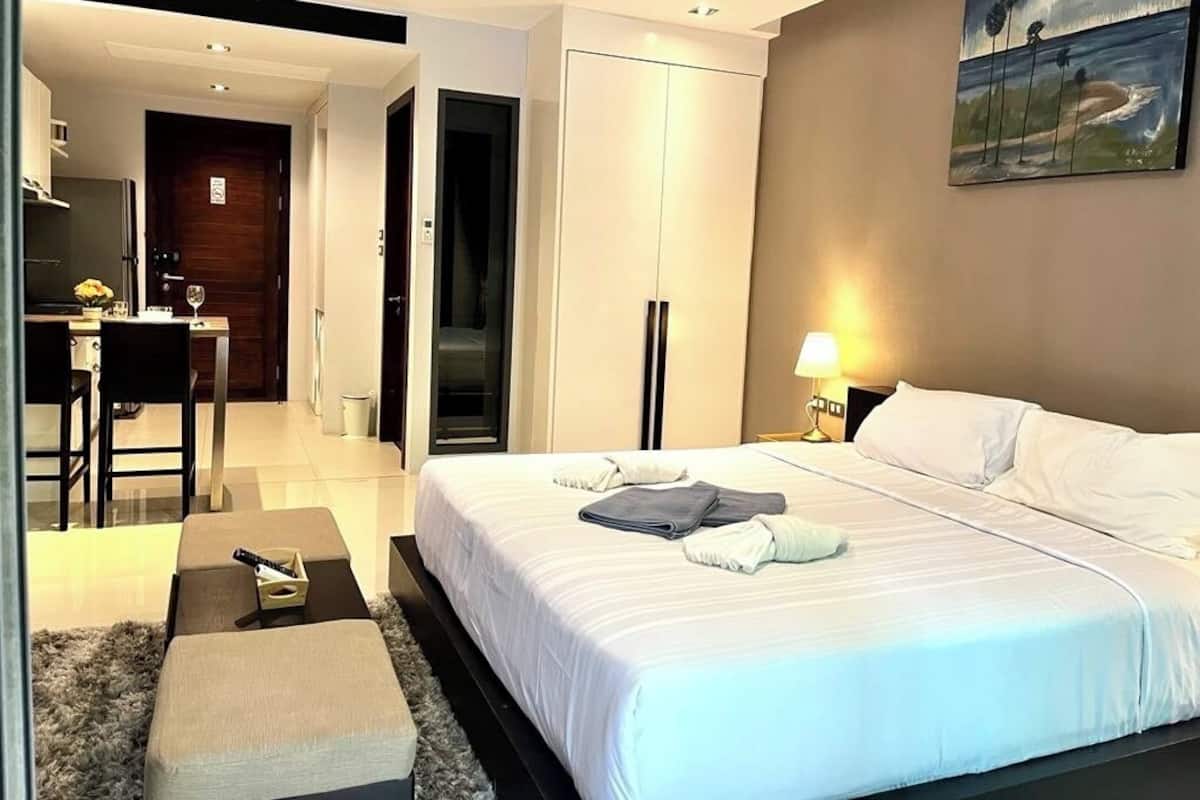 Condo, 1 Bedroom, Accessible, Balcony