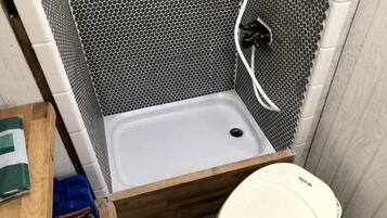 Whirlpool, Handtücher, Seife, Shampoo