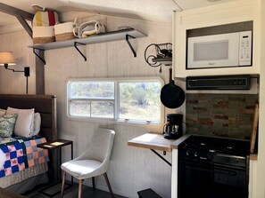 1 camera, Wi-Fi, lenzuola